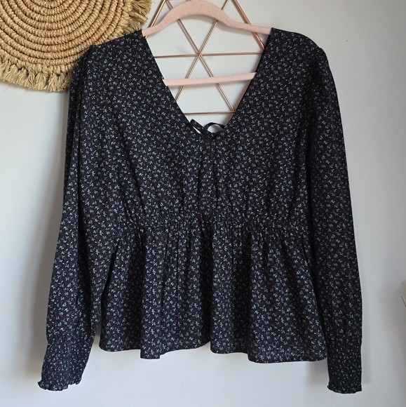 Madewell, New, Tie Back Navy Floral Peplum Campden Daisies Shirt, Size Large - Picture 15 of 15